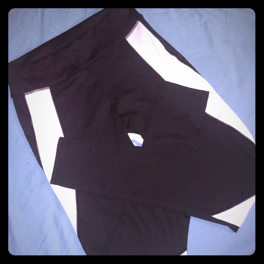 Cute Workout Leggings! 💖 NWOT